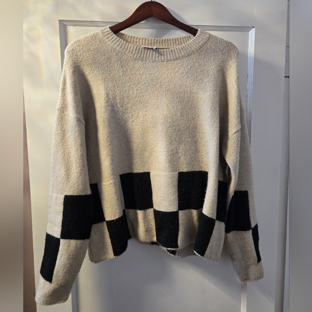 So Me Black and Cream Women's Checkered Sweater Sz M
